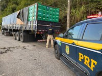 PRF apreende mais de 17 mil litros de cerveja em Juiz de Fora (MG)