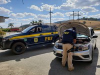 PRF apreende veículo clonado, em Caxambu (MG)