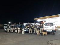 PRF e PMMG apreendem caminhonete roubada, em Romaria (MG)