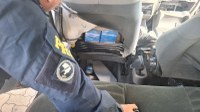 PRF apreende crack dentro de automóvel em Romaria (MG)