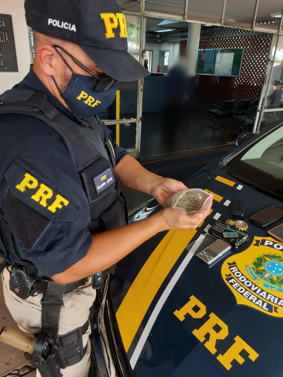 PRF prende quadrilha e recupera pedras preciosas avaliadas em R$ 1 milhão de reais