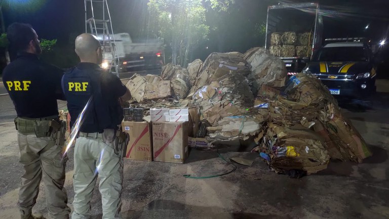 Cerca de 150 mil maços de cigarros contrabandeados são apreendidos em Santa Maria do Pará/PA