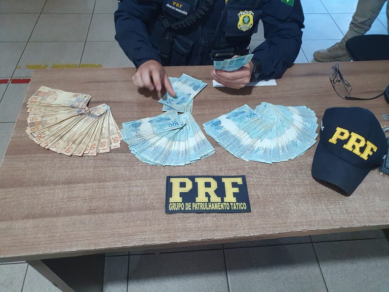 PRF apreende 22 mil reais e prende duas pessoas por crime eleitoral, em Marabá/PA