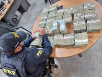 PRF apreende mais de dois milhões e meio de reais, em Ulianópolis/PA
