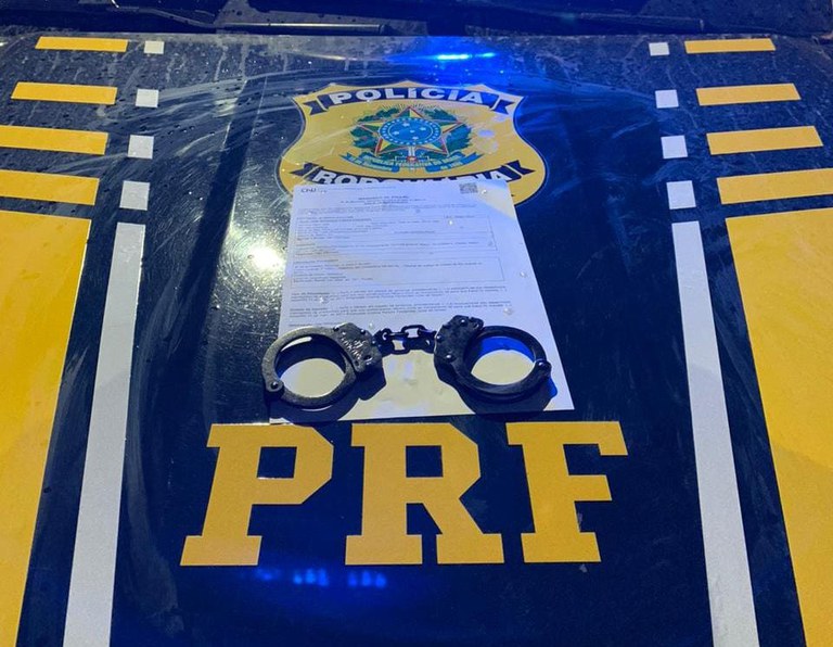 PRF prende homem procurado por roubo, em Santarém/PA