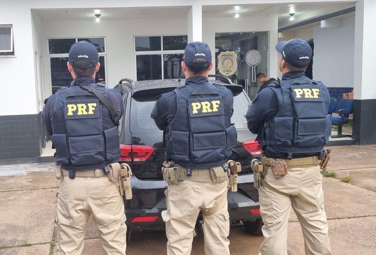 PRF recupera veículo clonado, em Castanhal/PA