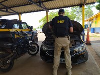 PRF recupera veículo roubado, em Altamira/PA