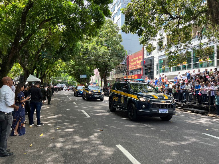 PRF participa do desfile cívico-militar comemorativo aos 200 anos da Independência do Brasil, em Belém/PA