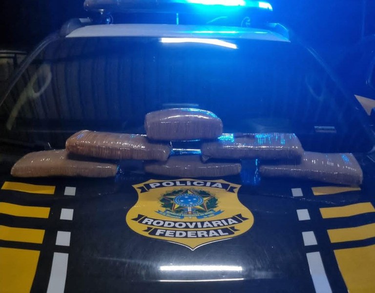 PRF apreende maconha em ônibus interestadual, no município de Santarém/PA