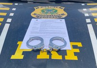 PRF prende passageiro procurado por homicídio qualificado, em Trairão/PA