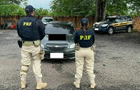 PRF recupera veículo roubado, em Castanhal/PA