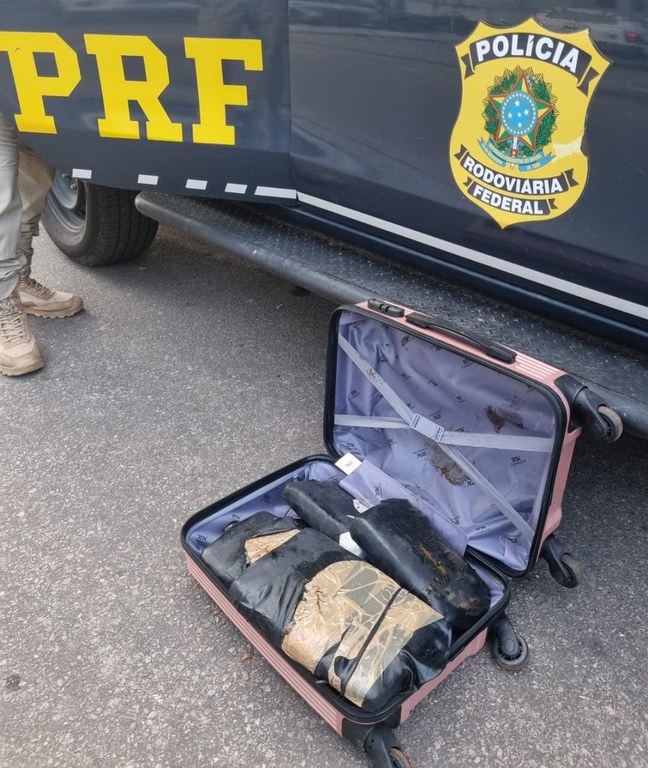 PRF prende mulher por tráfico de drogas, em Marabá/PA