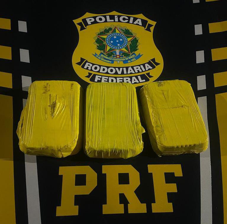 PRF apreende cocaína em ônibus com destino ao Piauí, em Benevides/PA