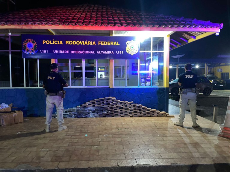 PRF apreende 112 kg de maconha, em Altamira