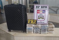 PRF e PM apreendem 15 tabletes de skunk transportados em ônibus, em Santarém/PA