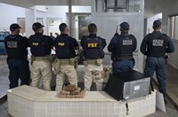 PRF e PM apreendem 6,6 kg de skunk escondidos em fornos elétricos, em Santarém/PA