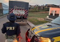PRF apreende 53 m³ de madeira ilegal, arma de fogo e drogas, em Novo Repartimento/PA
