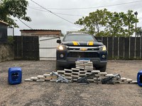 PRF e DENARC apreendem 53 kg de skunk e três fuzis artesanais fabricados em impressora 3D, em Benevides/PA