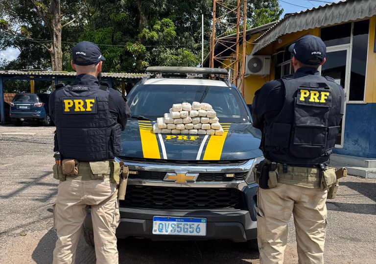 PRF apreende 28 kg de maconha escondidos em veículo na BR-316, em Castanhal
