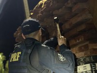 PRF apreende 98 m³ de madeira ilegal, em Santa Maria do Pará/PA