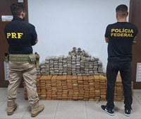 PRF e PF apreendem 378 kg de maconha durante fiscalização na BR-316, em Santa Maria do Pará/PA