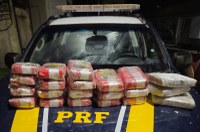 PRF apreende 26,5 kg de drogas durante fiscalização na BR-422, em Tucuruí/PA