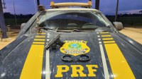PRF prende passageiro com arma de uso restrito em ônibus na BR-163, em Trairão/PA