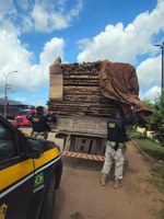 PRF apreende 20 m³ de madeira ilegal, em Novo Repartimento/PA