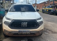 PRF recupera veículo roubado, em Santa Maria do Pará/PA.