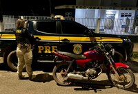 PRF recupera motocicleta roubada durante fiscalização na BR-163, no município de Santarém, no Pará
