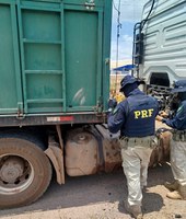 PRF apreende 95 m³ de carvão ilegal durante fiscalização na BR-230, em Marabá/PA