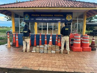 PRF apreende 106 kg de maconha escondidos em veículo na BR-230, em Altamira/PA