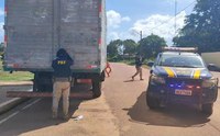 PRF apreende 15 m³ de carvão ilegal durante fiscalização na BR-230, em Itaituba/PA