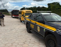 PRF flagra transporte escolar irregular na BR-316, em Castanhal/PA