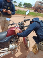 PRF APREENDE DUAS MOTOCICLETAS NA BR-155, EM REDENÇÃO/PA
