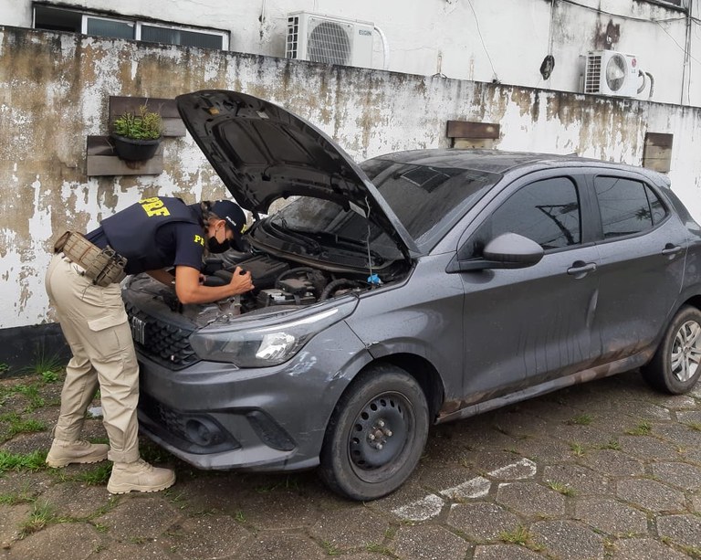 PRF recupera veículo na BR-316, em Marituba/PA