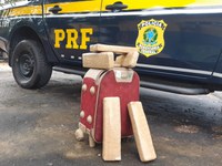 Em fiscalização a ônibus, PRF apreende 5 kg de maconha