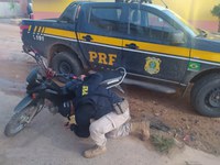 Em Brasil Novo/PA, a PRF recupera motocicleta roubada em Altamira e prende homem por Receptação