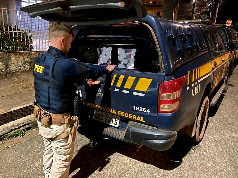 PRF recupera veículo furtado de locadora, em Santarém