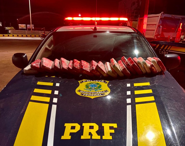 Em fiscalização a ônibus, PRF apreende 21 kg de pasta base de Cocaína, em Itaituba