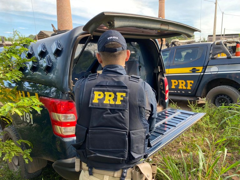 Em Santarém/PA, PRF prende homem com mandado de prisão em aberto