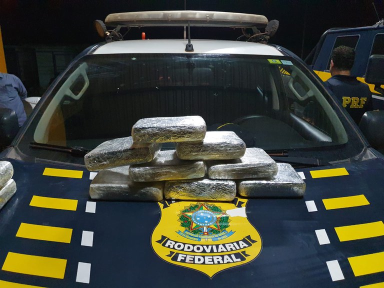 PRF apreende mais de 10 kg de Maconha durante fiscalização a ônibus, em Santarém