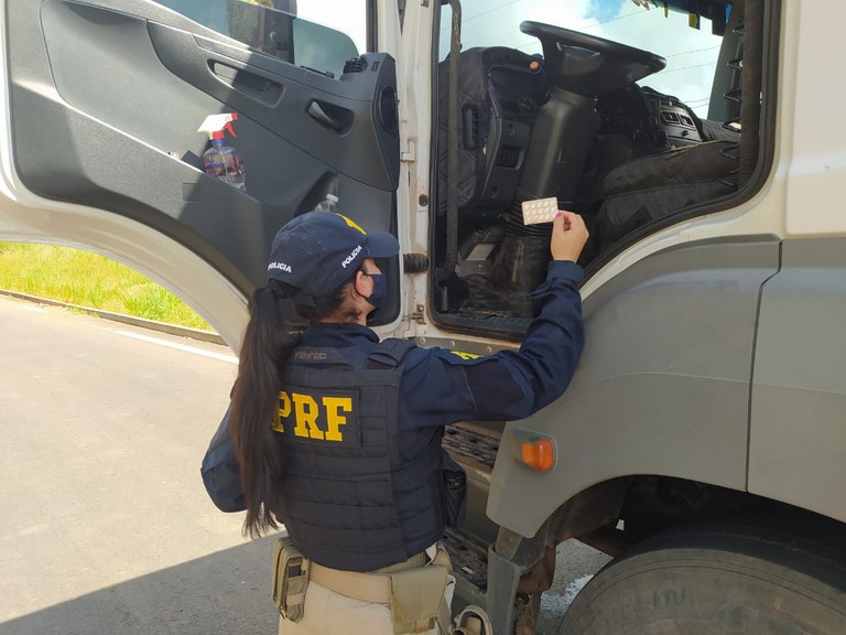 PRF prende condutor com 15 comprimidos de anfetamina, em Altamira/PA