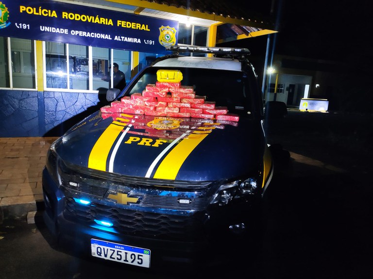 PRF apreende 24 quilos de drogas, em Altamira