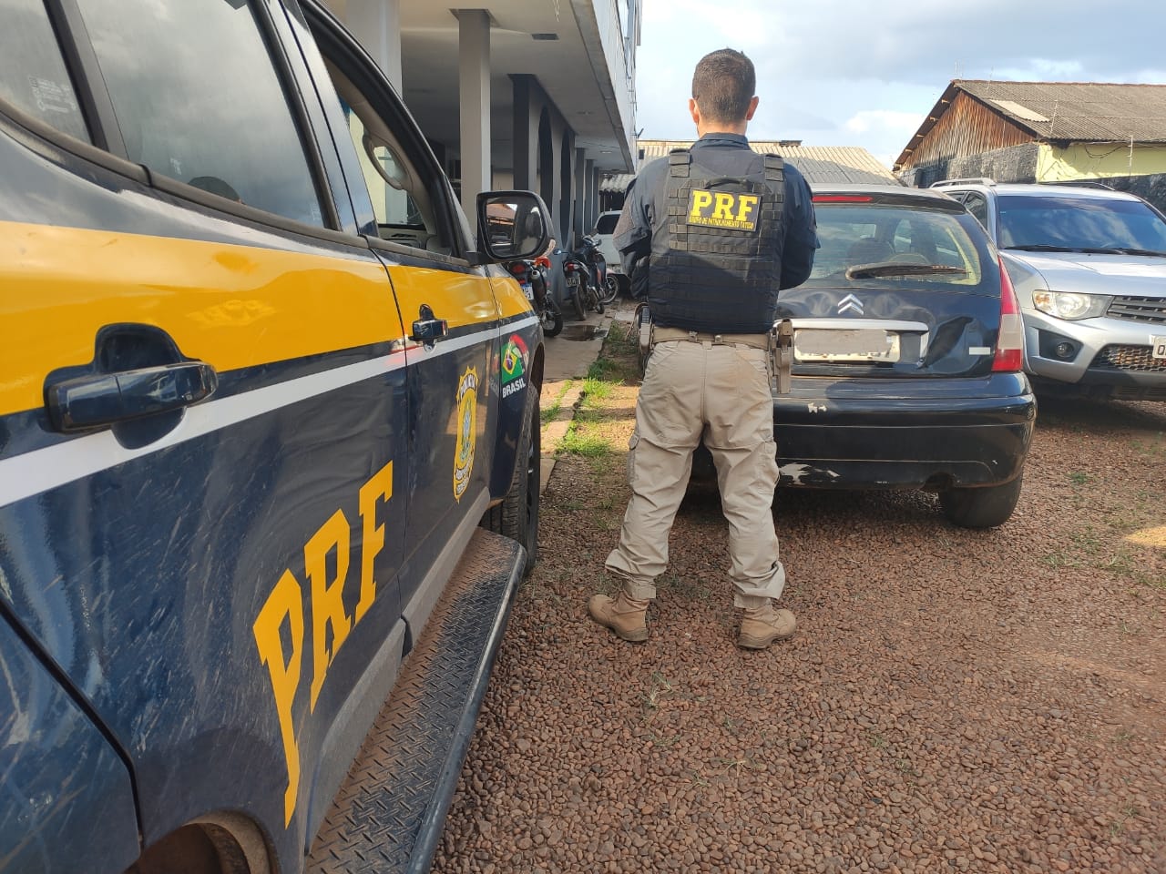 PRF prende condutor por uso de documento falso, em AltamiraPA.