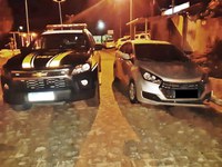 PRF na Paraíba recupera veículo roubado após troca de tiros