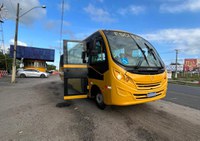 PRF na Paraíba flagra ônibus escolar sendo utilizado irregularmente e conduzido por indivíduo sem curso necessário para fazer o transporte