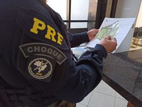 PRF flagra carreteiro utilizando documento falso em São Mamede-PB