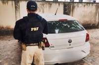 PRF recupera em Campina Grande-PB carro roubado há dois meses em Recife-PE