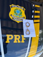 Foragido da Justiça por duplo feminicídio se entrega à PRF em Cajazeiras-PB